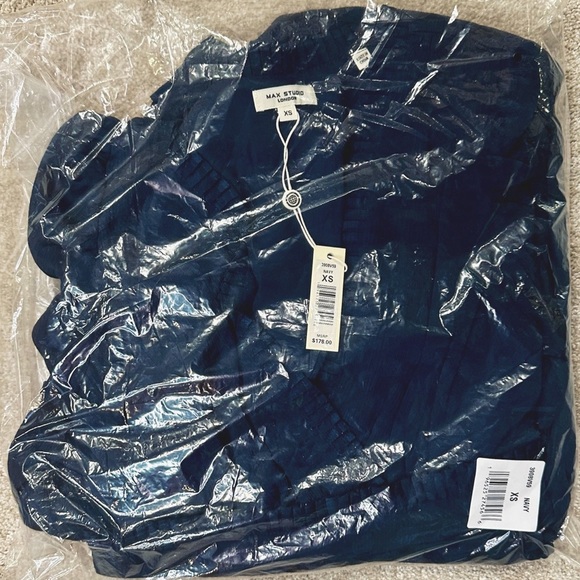 NWT Max Studio ‘Long Sleeve Jacquard Satin Tiered Maxi Dress’ in Navy Size XS - Picture 4 of 4